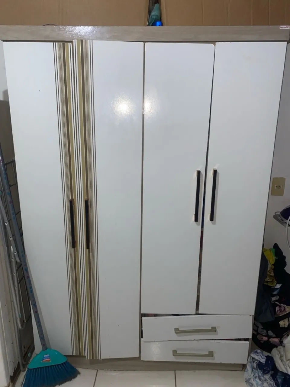 Armário 3 portas com 2 gavetas