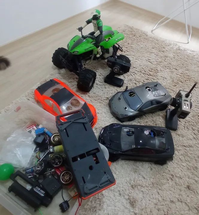 Lote de Carros de Controle a combustão 