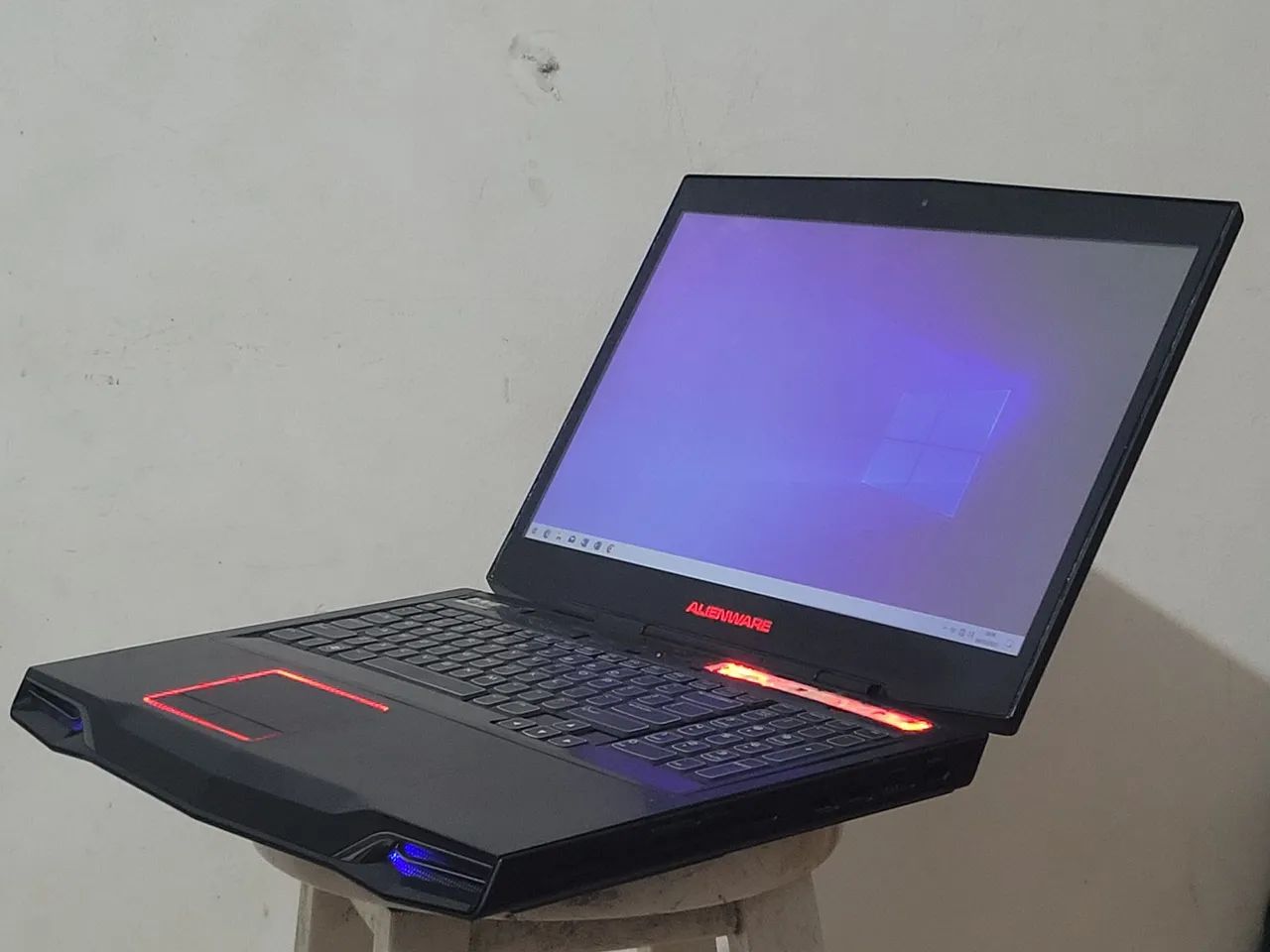 Alienware M17X R3 Com defeitos, pra ir logo