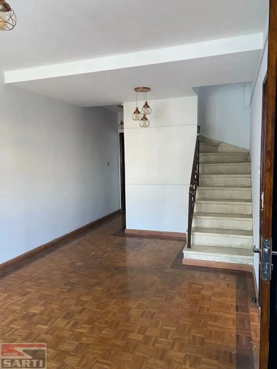 EXCELENTE SOBRADO PARA LOCAÇÃO COM 4 DORMITÓRIOS , AR CONDICIONADO E NO BAIRRO DA VILA AUR