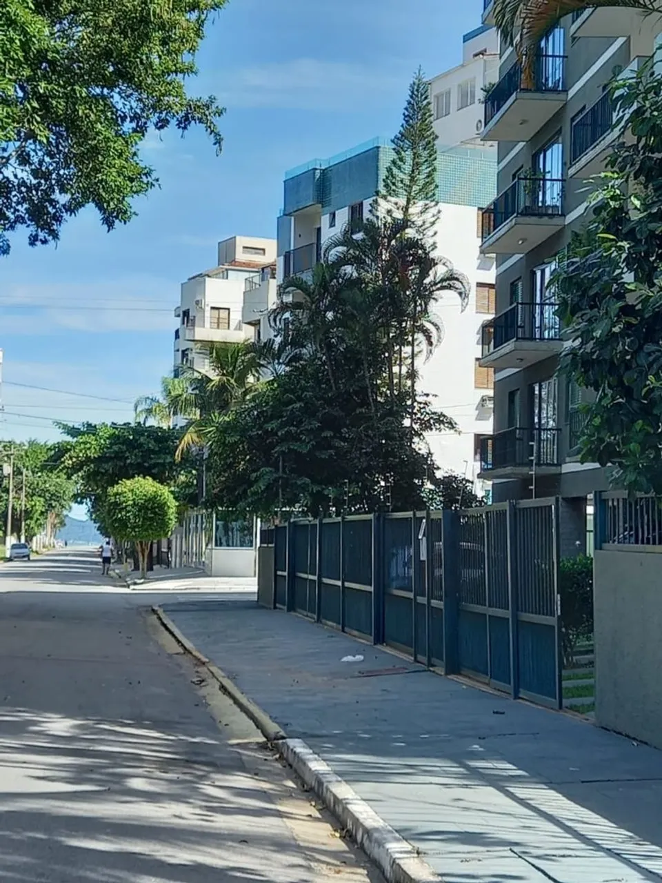 Alugo Ap.temporada Guarujá enseada