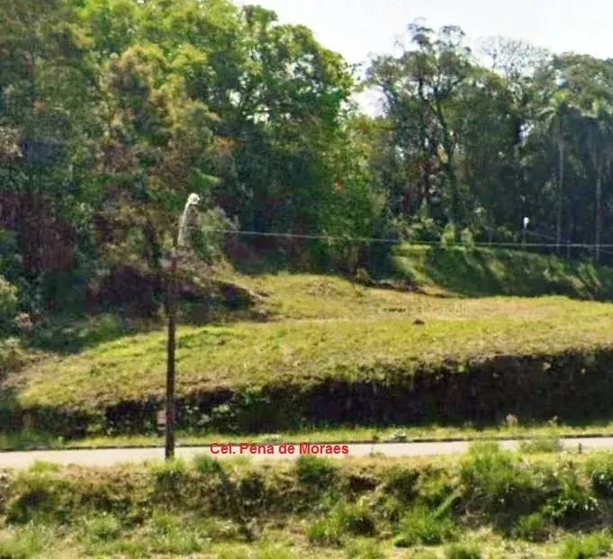Localizado no Loteamento Felicitá, bairro São Francisco, em Farroupilha/RS, este terreno d