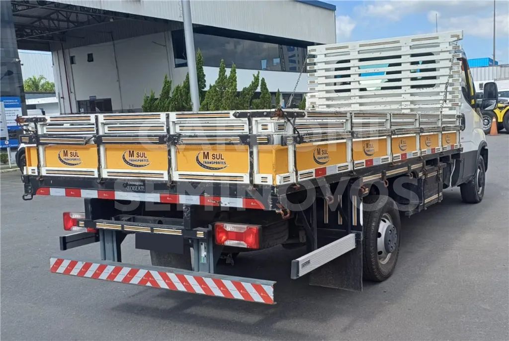 IVECO DAILY 35-160 LONGO E6 4X2 2022/2023 - Foto 3