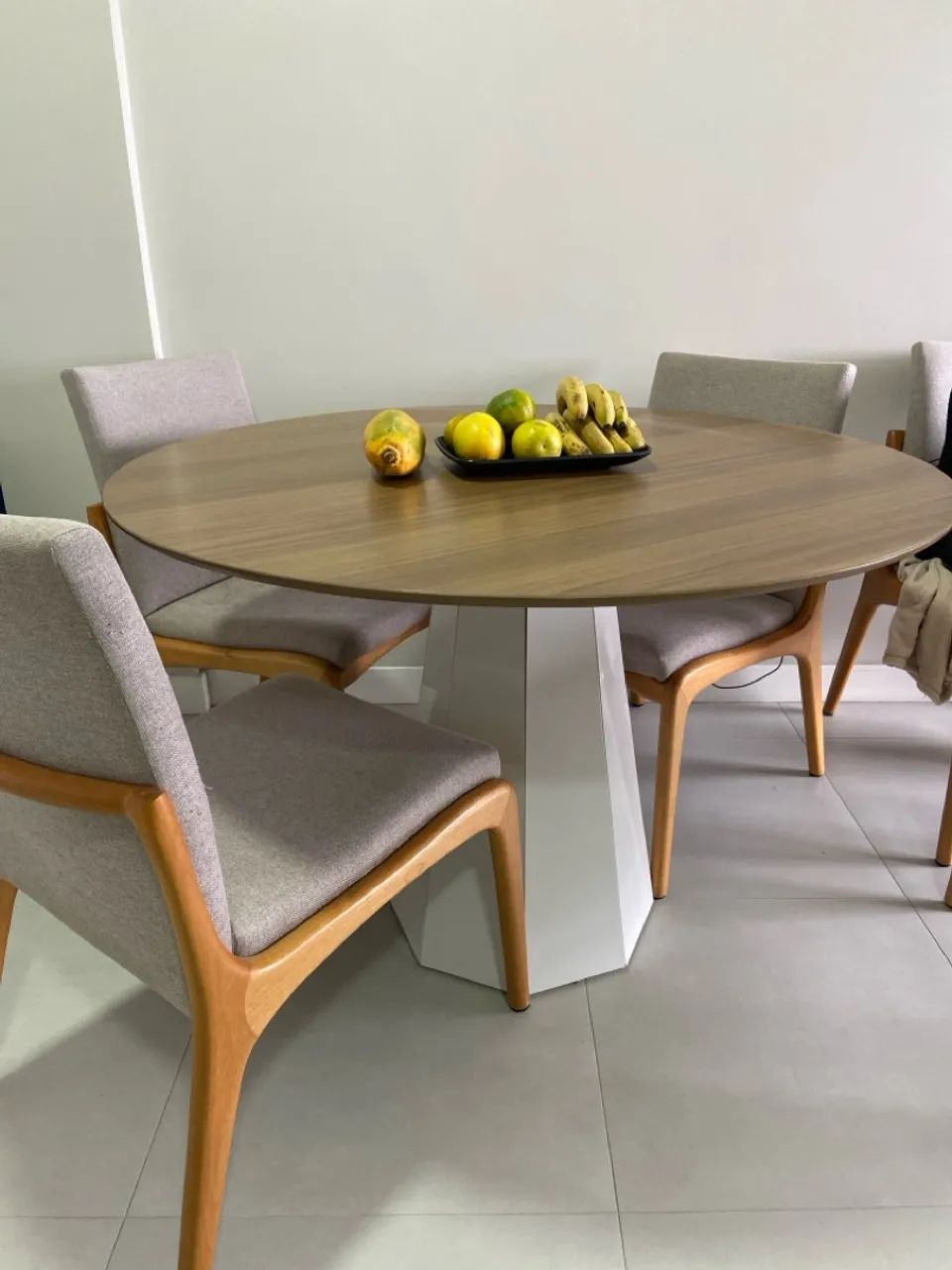 Mesa de jantar redonda 