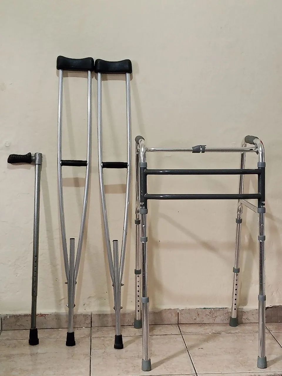 Andador alumínio adulto bengala e muleta