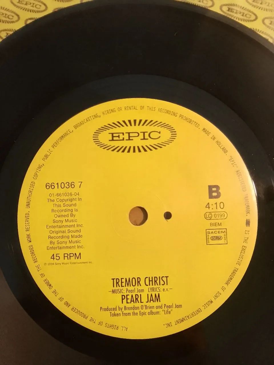 Disco Compacto Vinil Pearl Jam - Spin the Black Circle - Foto 3