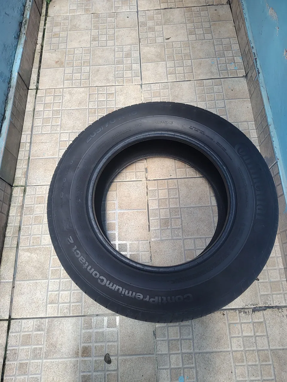 Pneu 205/70 aro 16 Continental