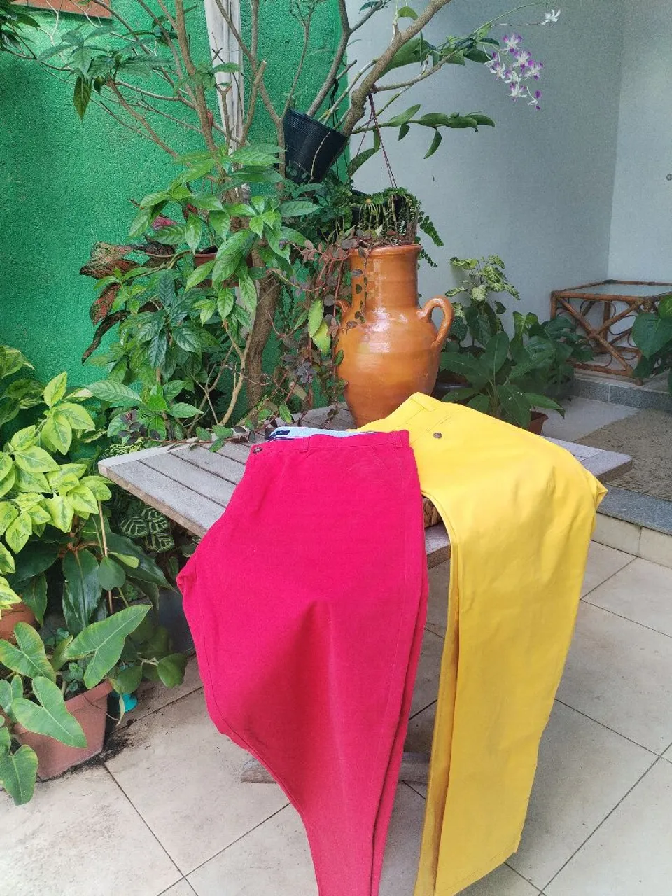 Calças Tommy Hilfiger R$75,00
