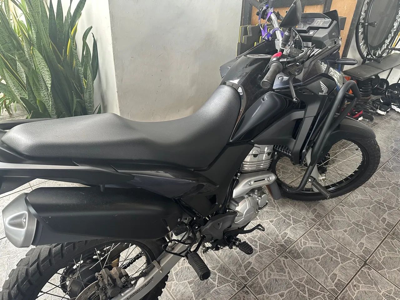 Vendo moto Xre300 - Foto 4
