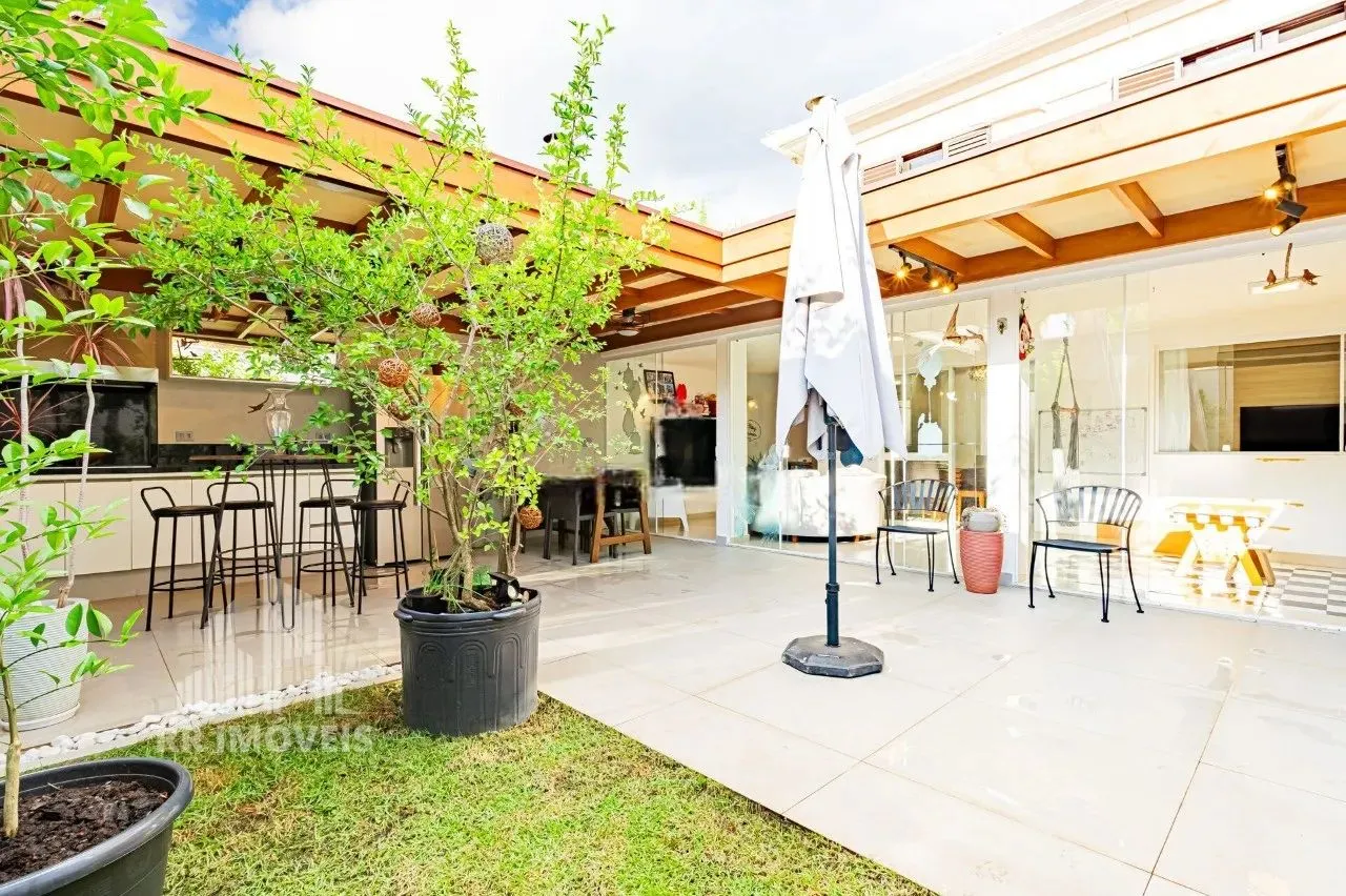 RR7114 Casa 180m² CONDOMÍNIO TAMBORÉ 6 - OPORTUNIDADE - 3 Dorms 4 Vagas - Santana de Parna