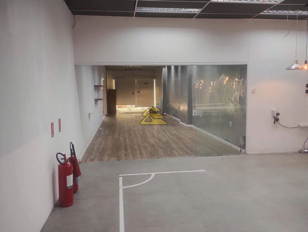 Loja espetacular com 600m² e 11 vagas de garagem, localizada no coração de Botafogo! - Foto 3