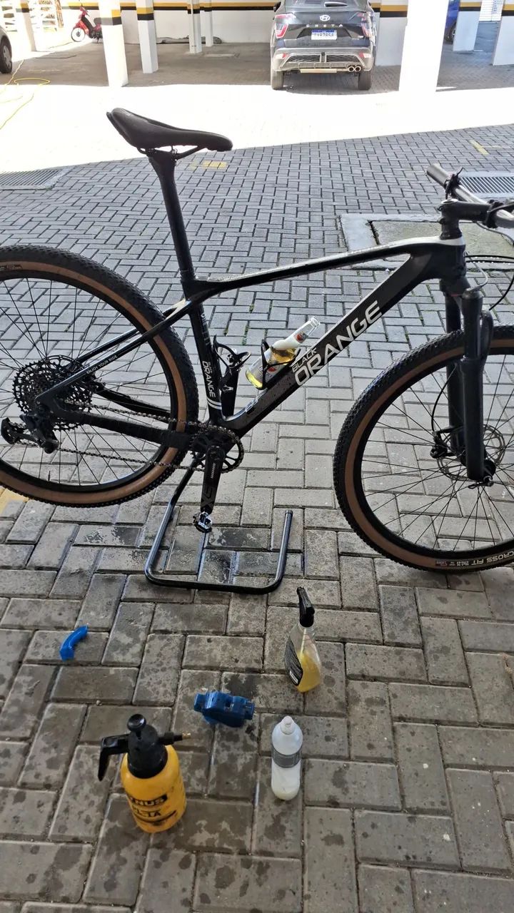 Mtb Black Orange carbon fiber tamanho 17 