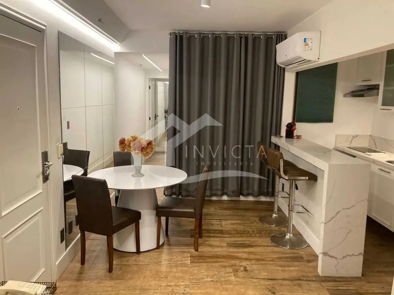 INCRIVEL APARTHOTEL TODO REFORMADO COM VAGA NA ESCRITURA EM IPANEMA!!!