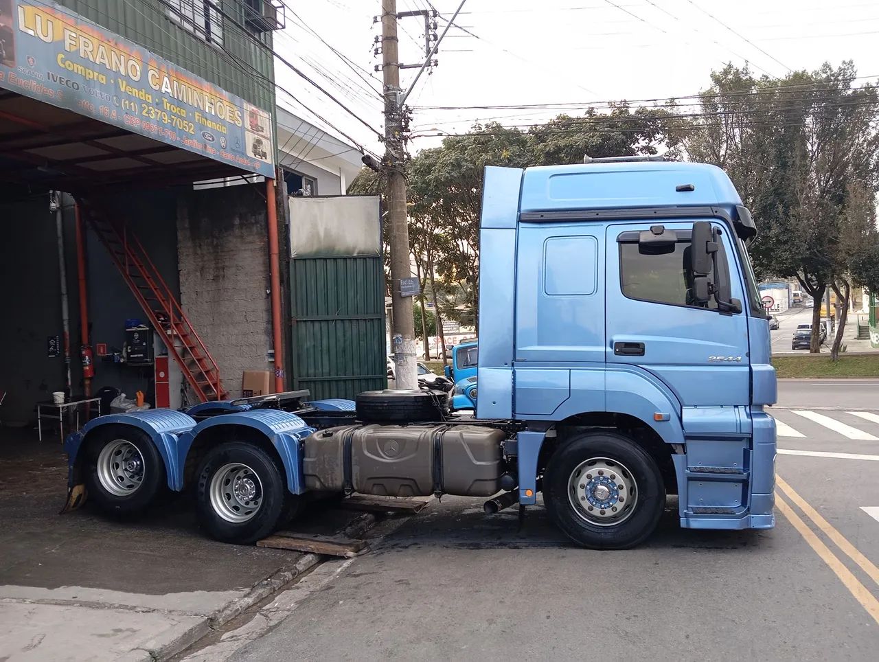 Axor 2544 2014 teto alto automático  - Foto 4