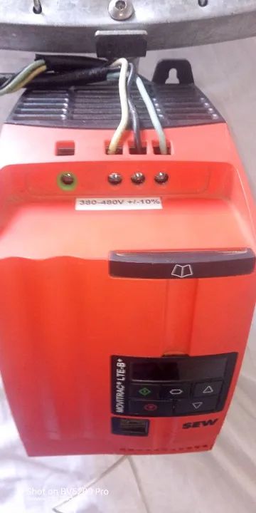 inversor de frequência trifásico sew movitrac lte-b+ 380v 7.5 hp - Foto 2