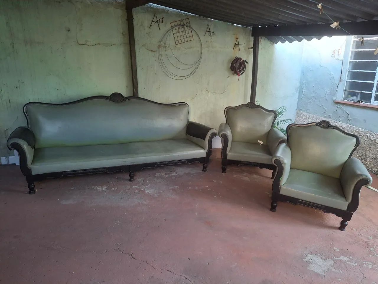 Conjunto sofá 4 lugares e 2 poltronas 