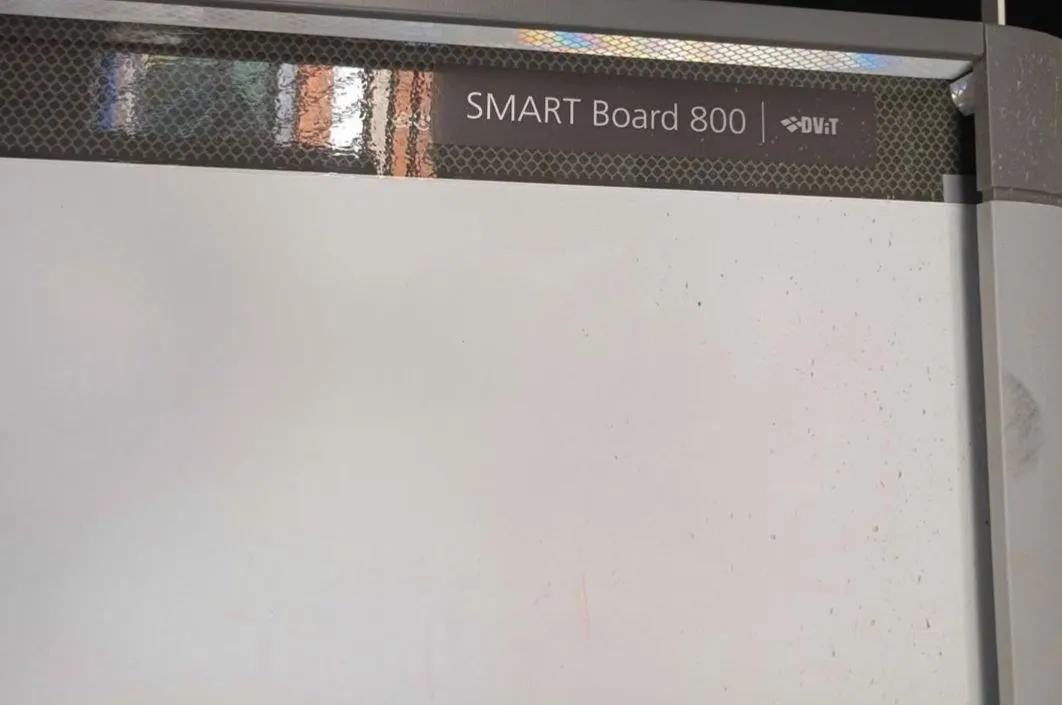 Smart Board 800 - Quadro Interativo
