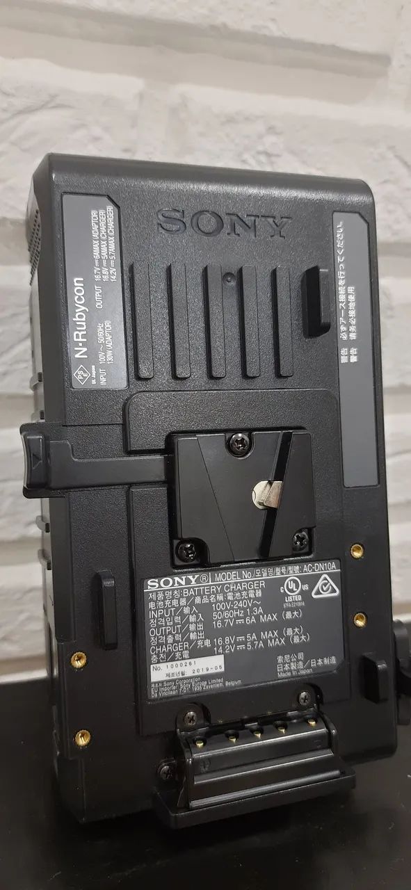 Sony AC-DN10A / BCL-70 - Carregador Profissional Dual - Original - Foto 3