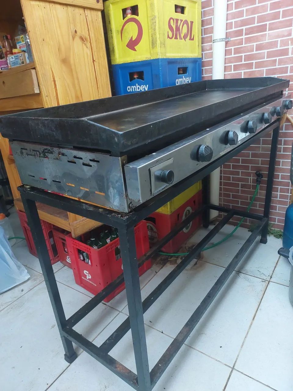 Vende se uma chapa de lanchonete 