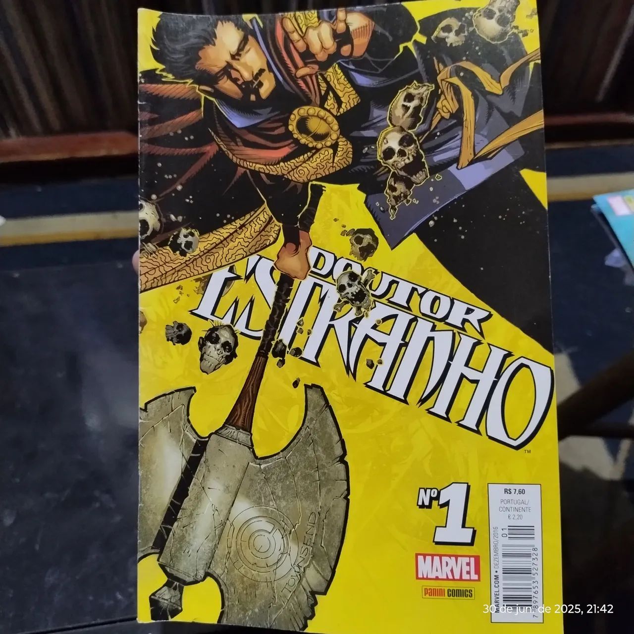 HQ Marvel. Dr Estranho nr 01 . Ano 2017.
