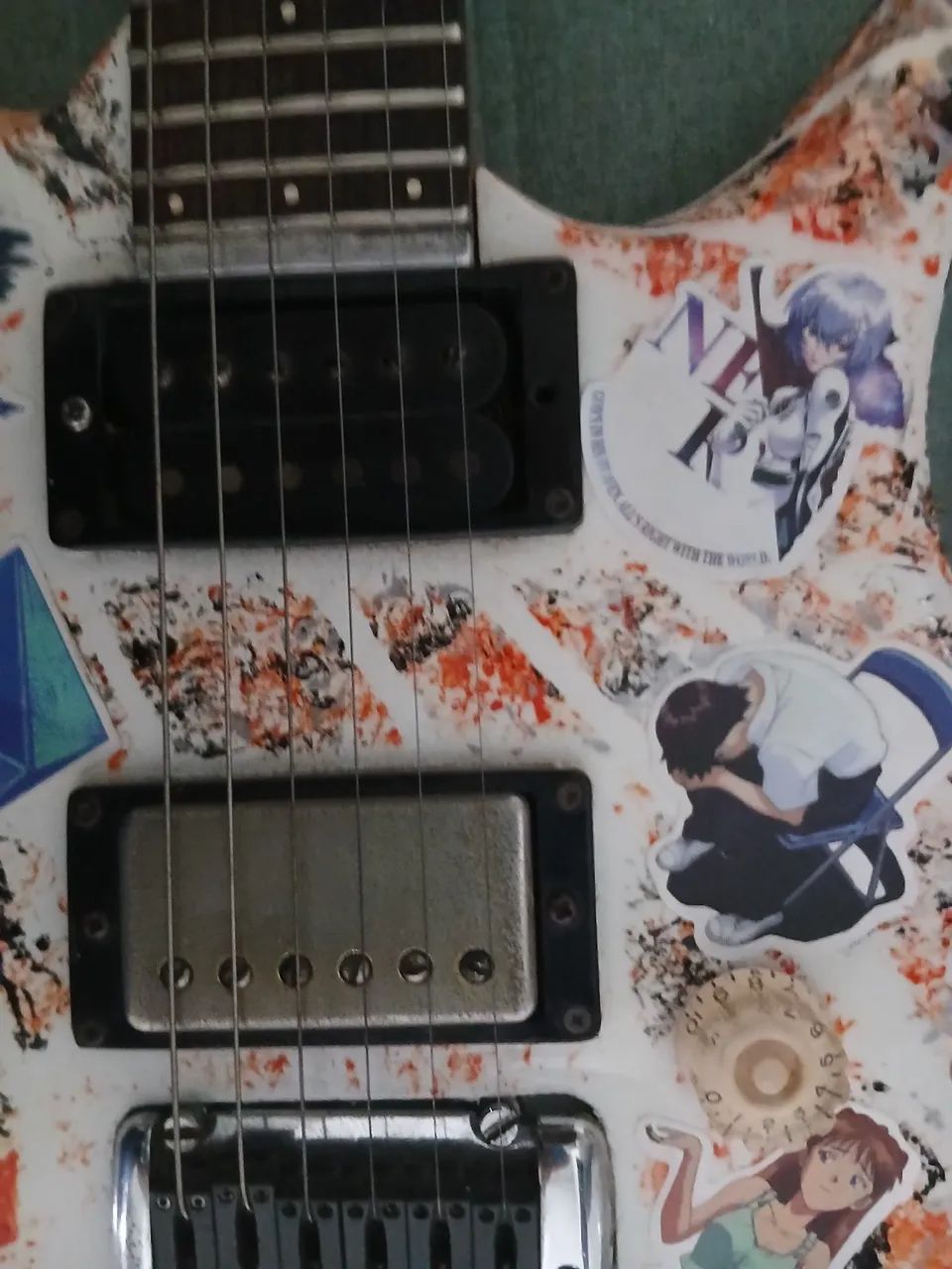Guitarra Peavey elétrica, 3 humbuckers, personalizada com adesivos, ótima para rock ? - Foto 6