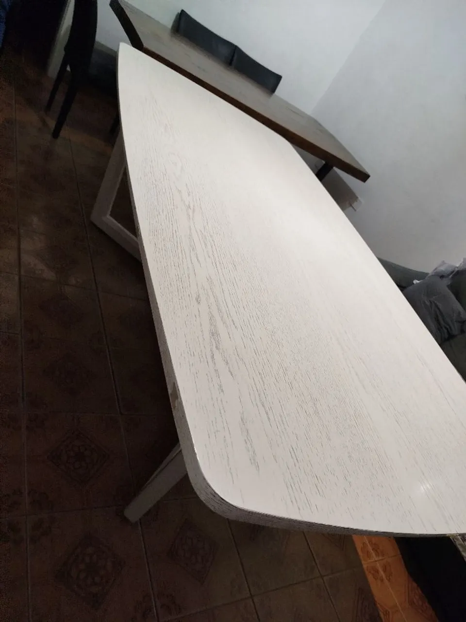 Mesa de Jantar Elegante com Design Moderno
