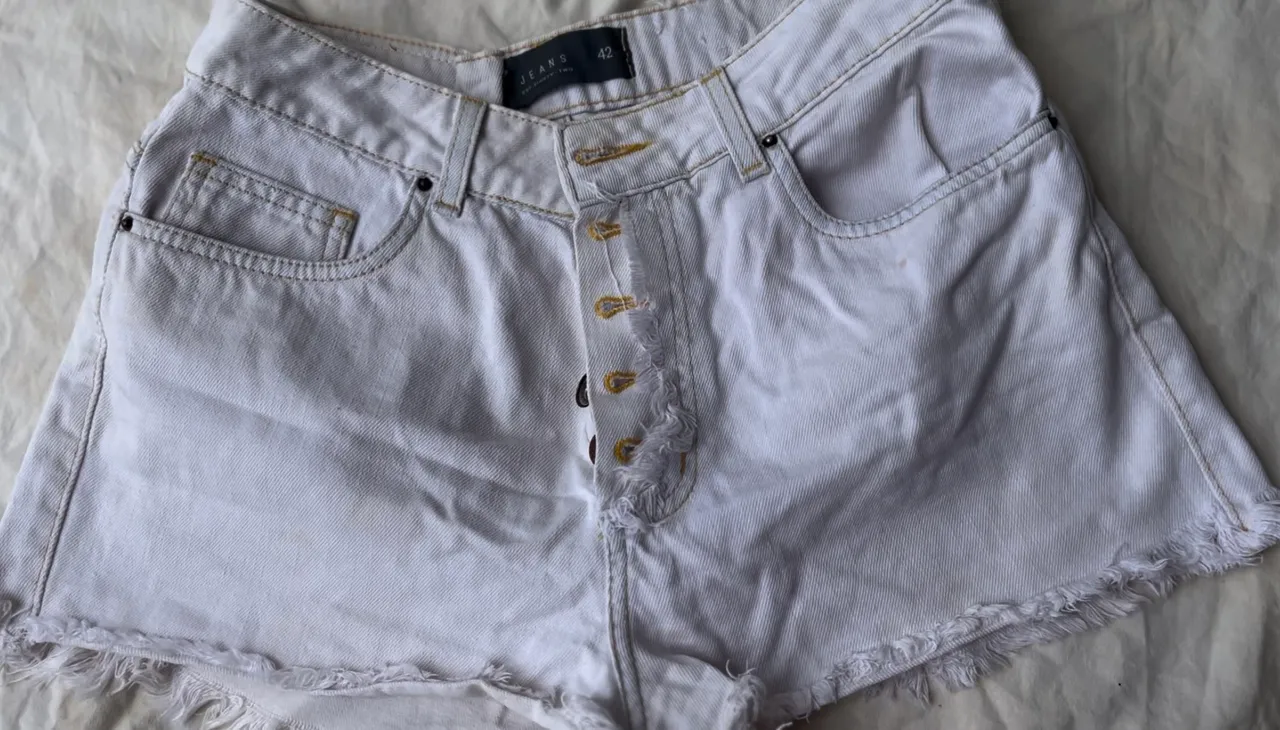 Short Jeans Branco Feminino