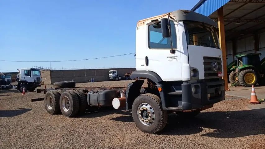 VW 26.280 6X4 ANO 2015 154.361KM