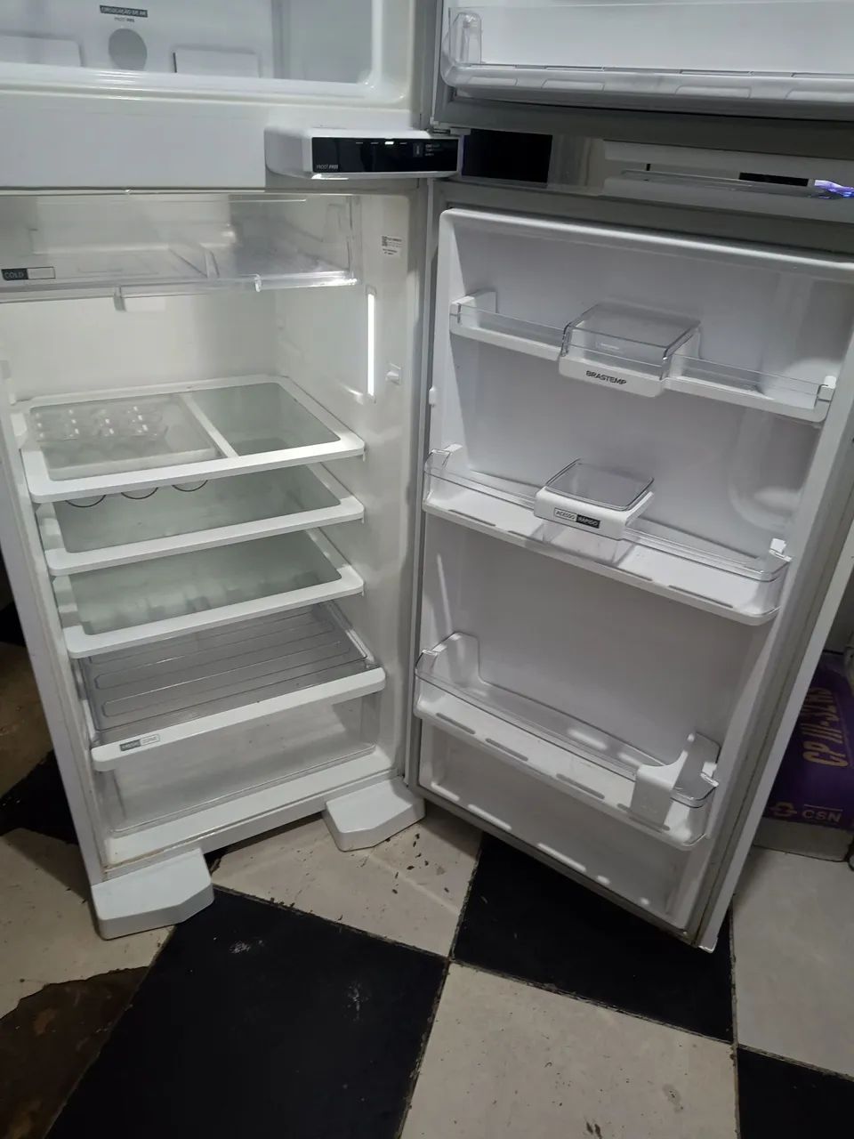 Geladeira Brastemp FROST FREE 375 litros, ENTREGA A COMBINAR  - Foto 3