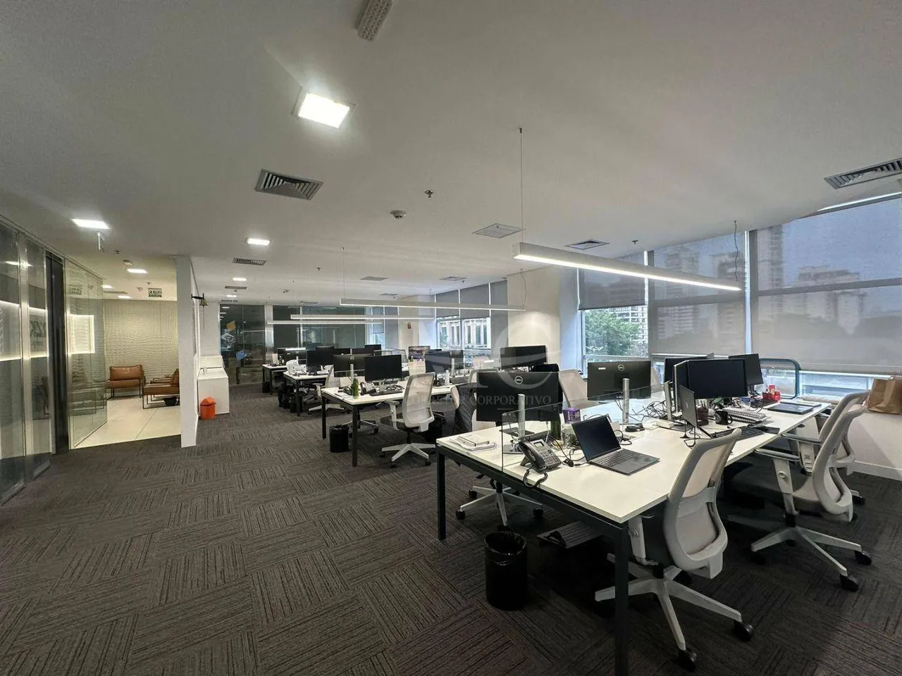 SALA MOBILIADA FARIA LIMA
