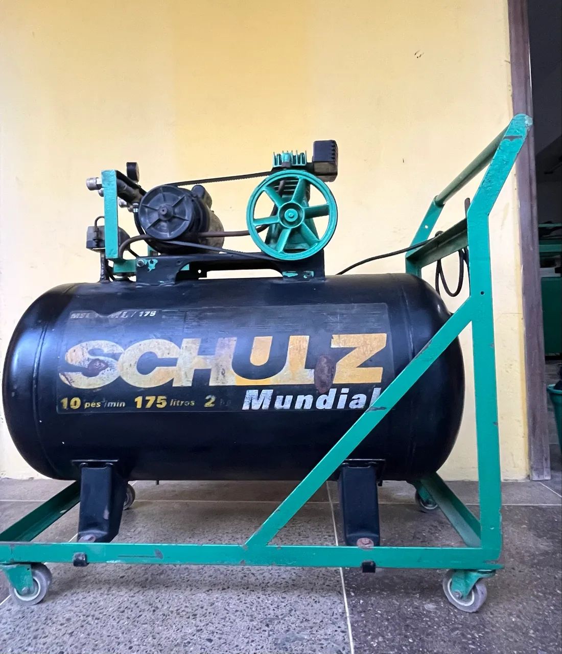 Vendo compressor seminovo em ótimo estado 