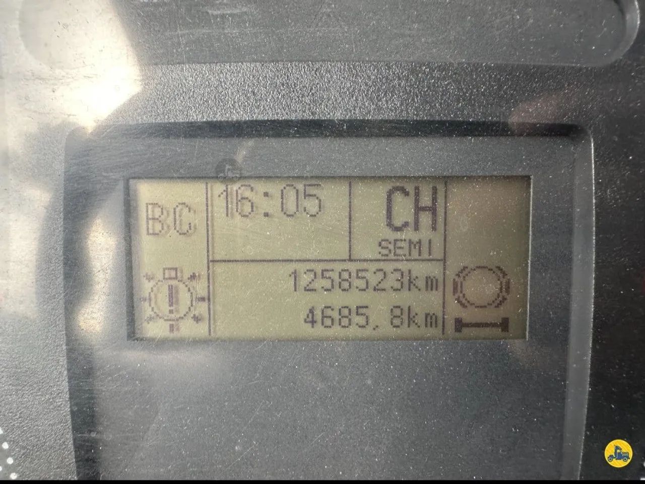 IVECO STRALIS 440 6X2<br>2013/2013<br>TETO ALTO<br>AUTOMÁTICO - Foto 11