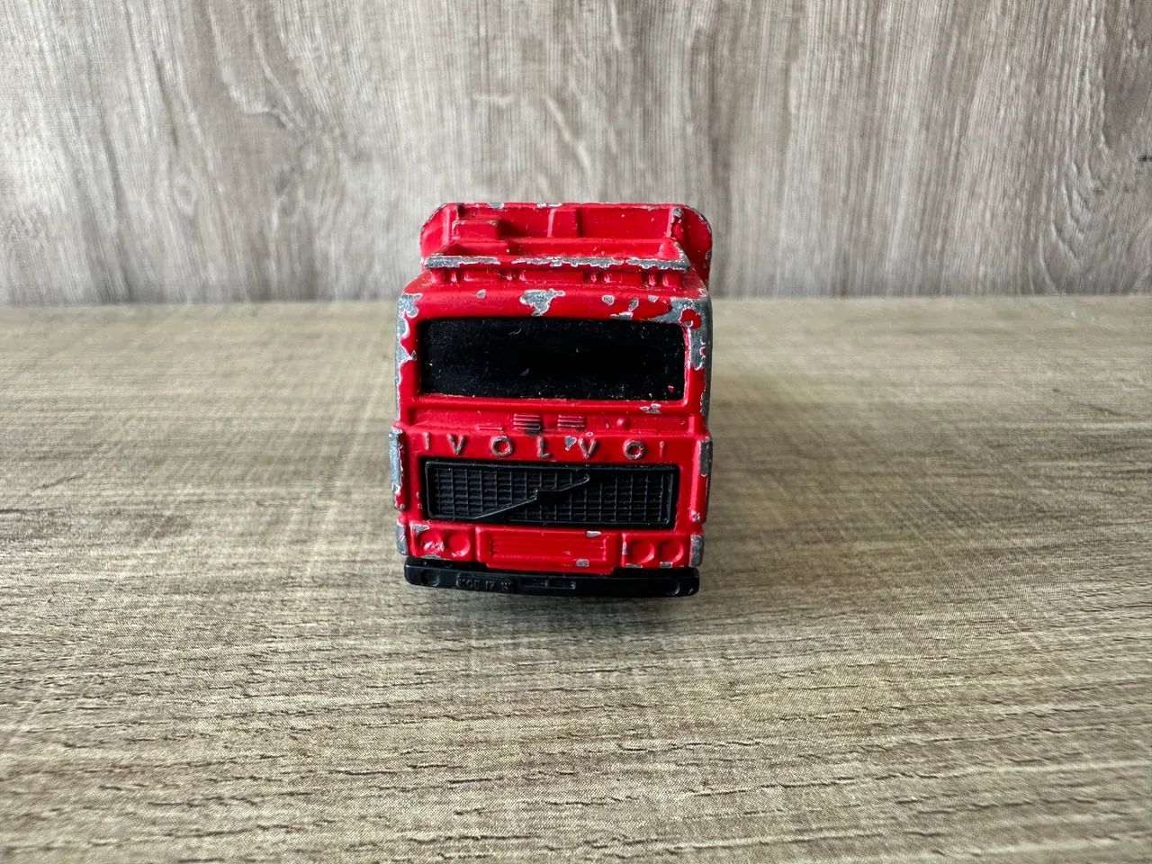 Caminhão Volvo plataforma original 1981 Matchbox Raríssimo Campinas-sp  - Foto 2