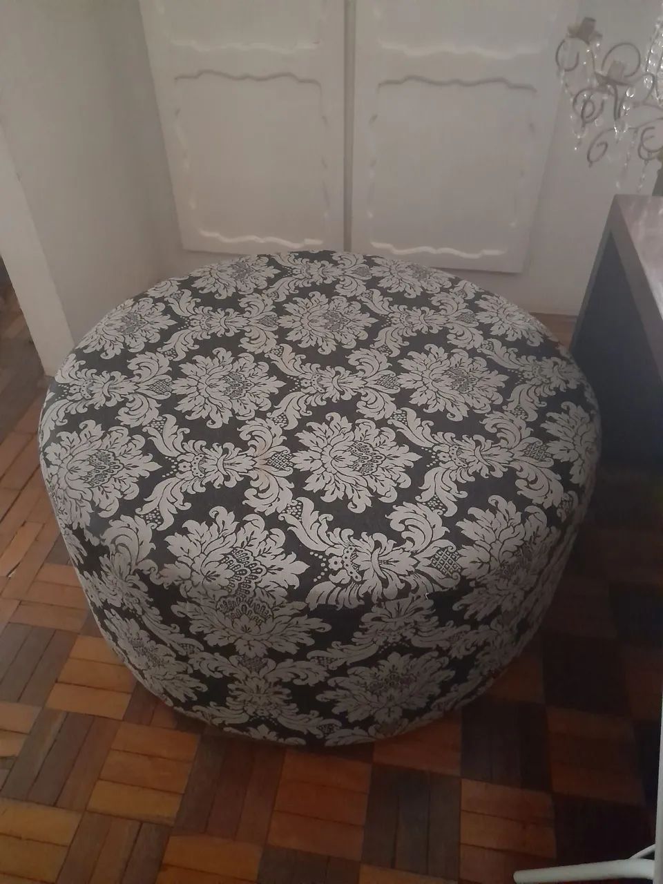 Puff Grande Redondo 1,12 m Diâmetro - Altura 48 cms - Foto 3