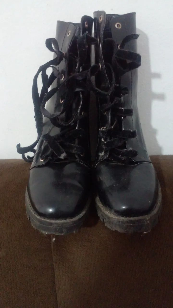 Botas preta de couro oneself c&a<br>