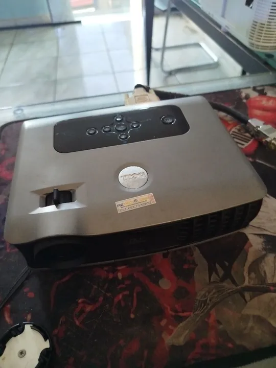 Mini projetor Dell 3000 lumens Dvi e Vga