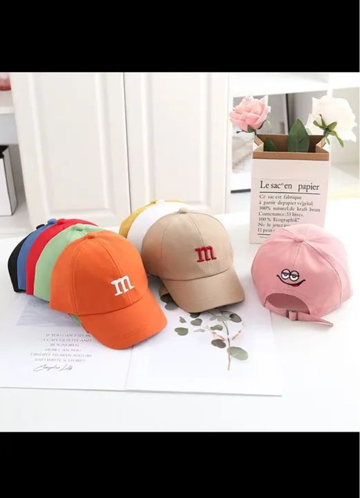 4 Bonés Infantis com Letra M - Diversas Cores - Foto 4