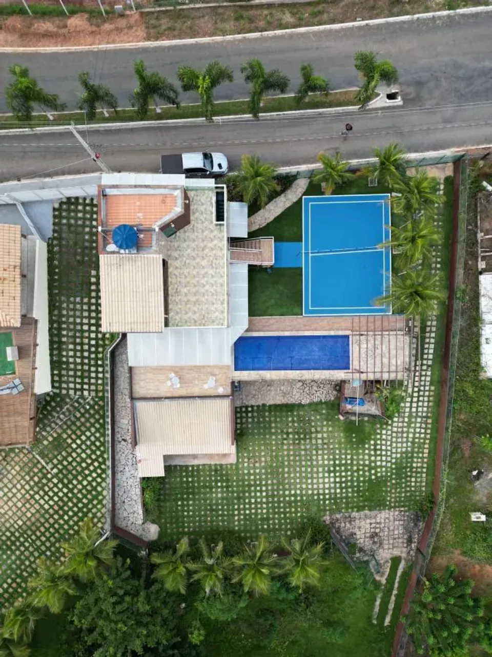 Chácara no Corumbá 4 com Triplex Alto Padrão à Venda em Condomínio Fechado
