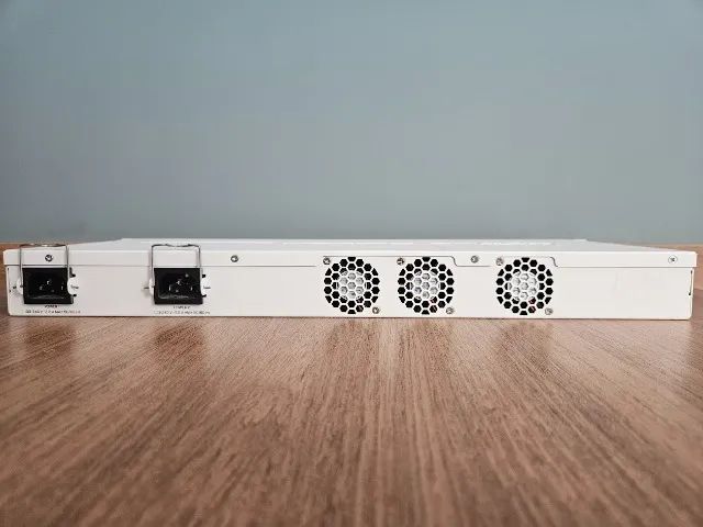 Mikrotik Cloud Router Switch CRS326-24S+2Q+RM Level 664529514256769124