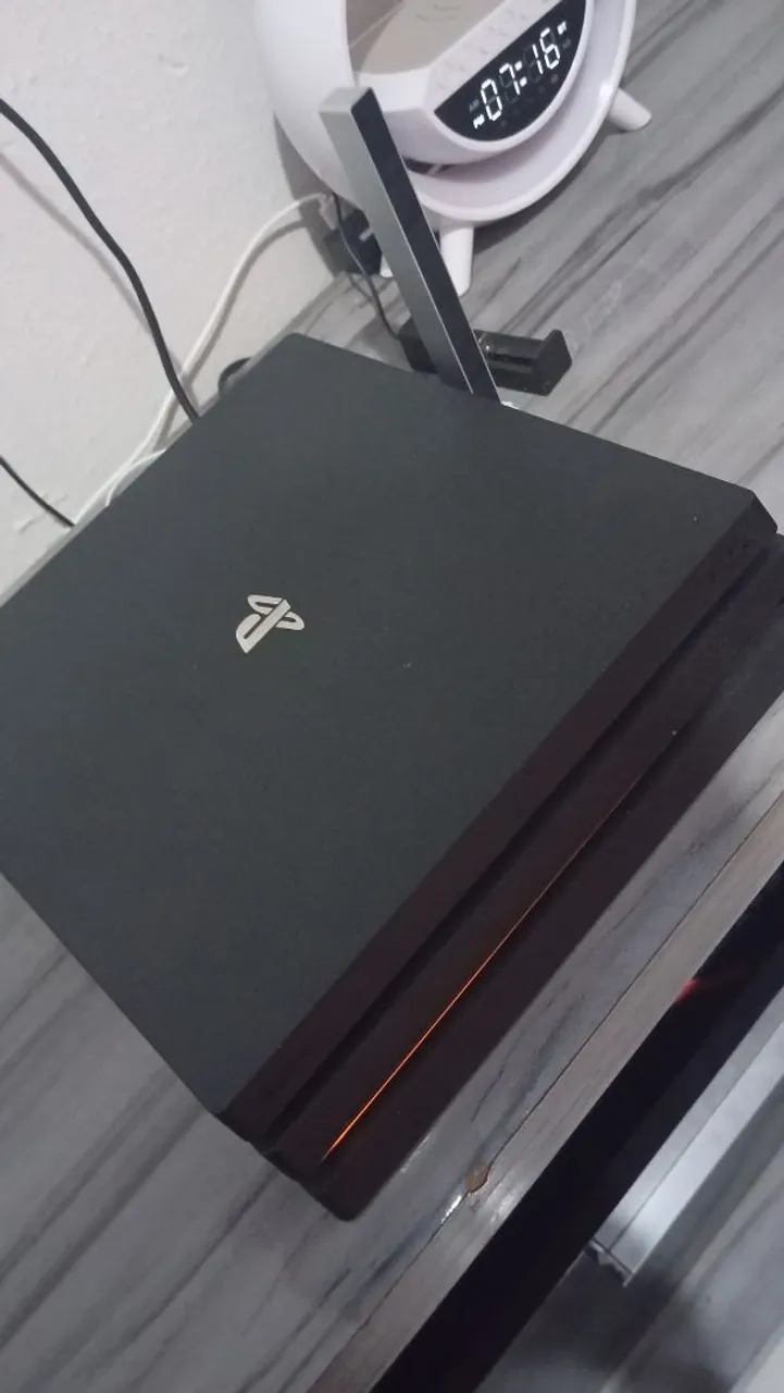 Ps4 pro 1tr