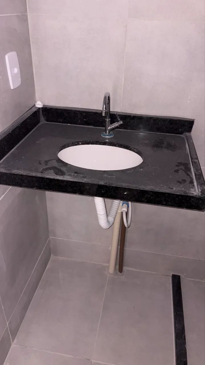 Bancada de banheiro em granito