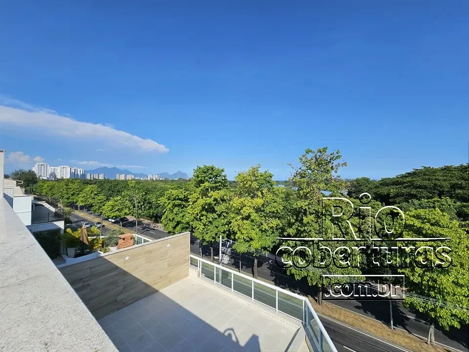 Cobertura à venda no Recreio. NOVA! Vista panorâmica. 3 Suítes.