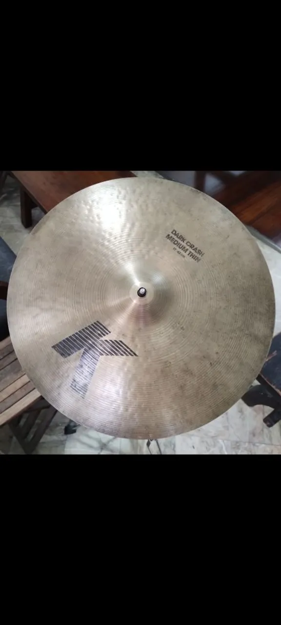 Prato K Zildjian Dark Crash Medium Thin 17"