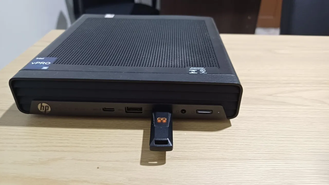 Mini PC HP, Intel 12500, 6/12, 16g de RAM DDR5, ssd de 256g, Windows 11.