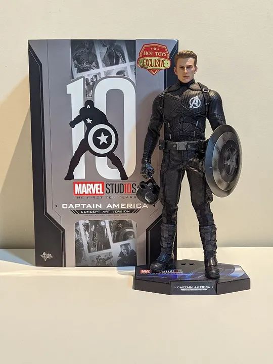 Sixth Scale Hot Toys Captain America Concept Art Version Figure
