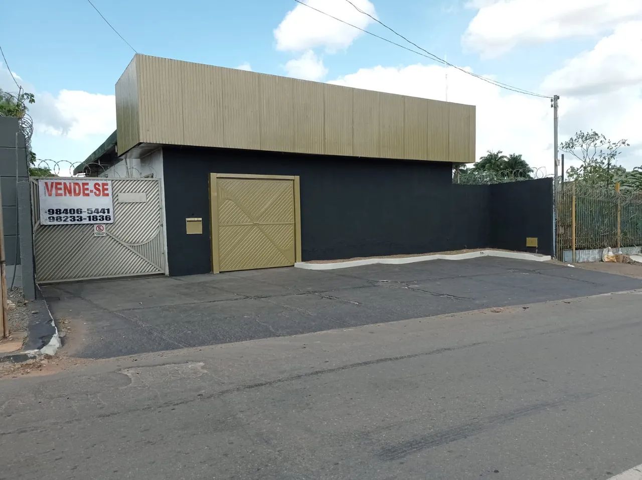 PRÉDIO COMERCIAL - na BR -153 COM 7 SALAS