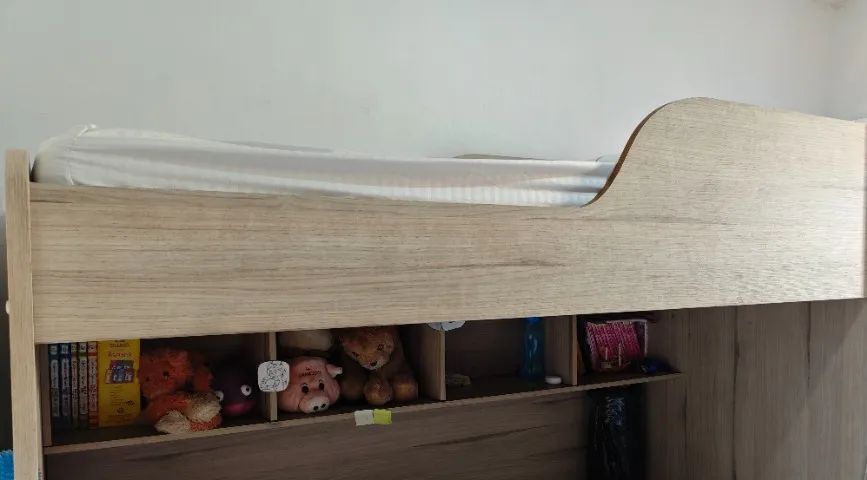 Cama com escrivaninha, portas e gavetas - Foto 2