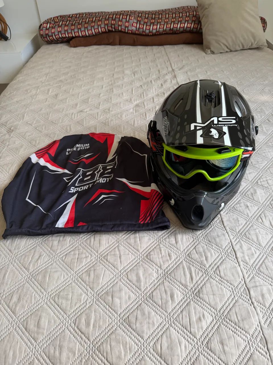Capacete IMS com óculos  - Foto 4
