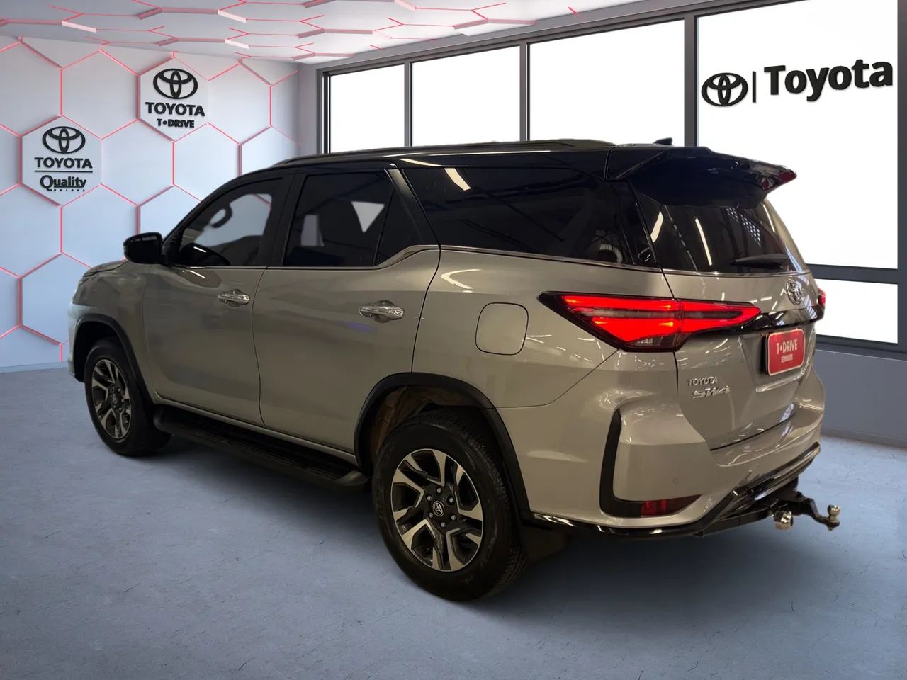 Toyota Hilux SW4 Diamond 2.8 TB 4x4 Die. Aut., foto 5 de 15