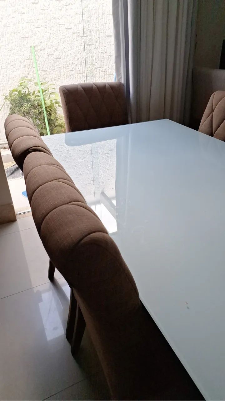 Mesa de jantar com 6 cadeiras